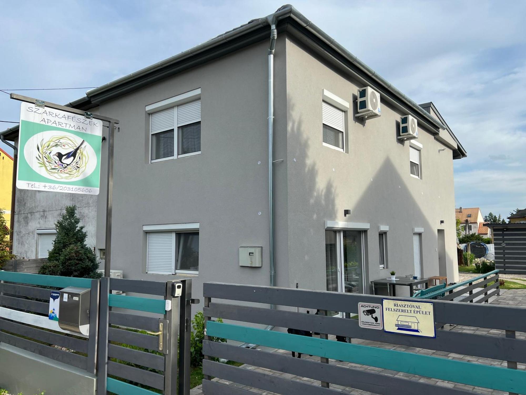 Szarkafeszek Hotel Keszthely Eksteriør billede